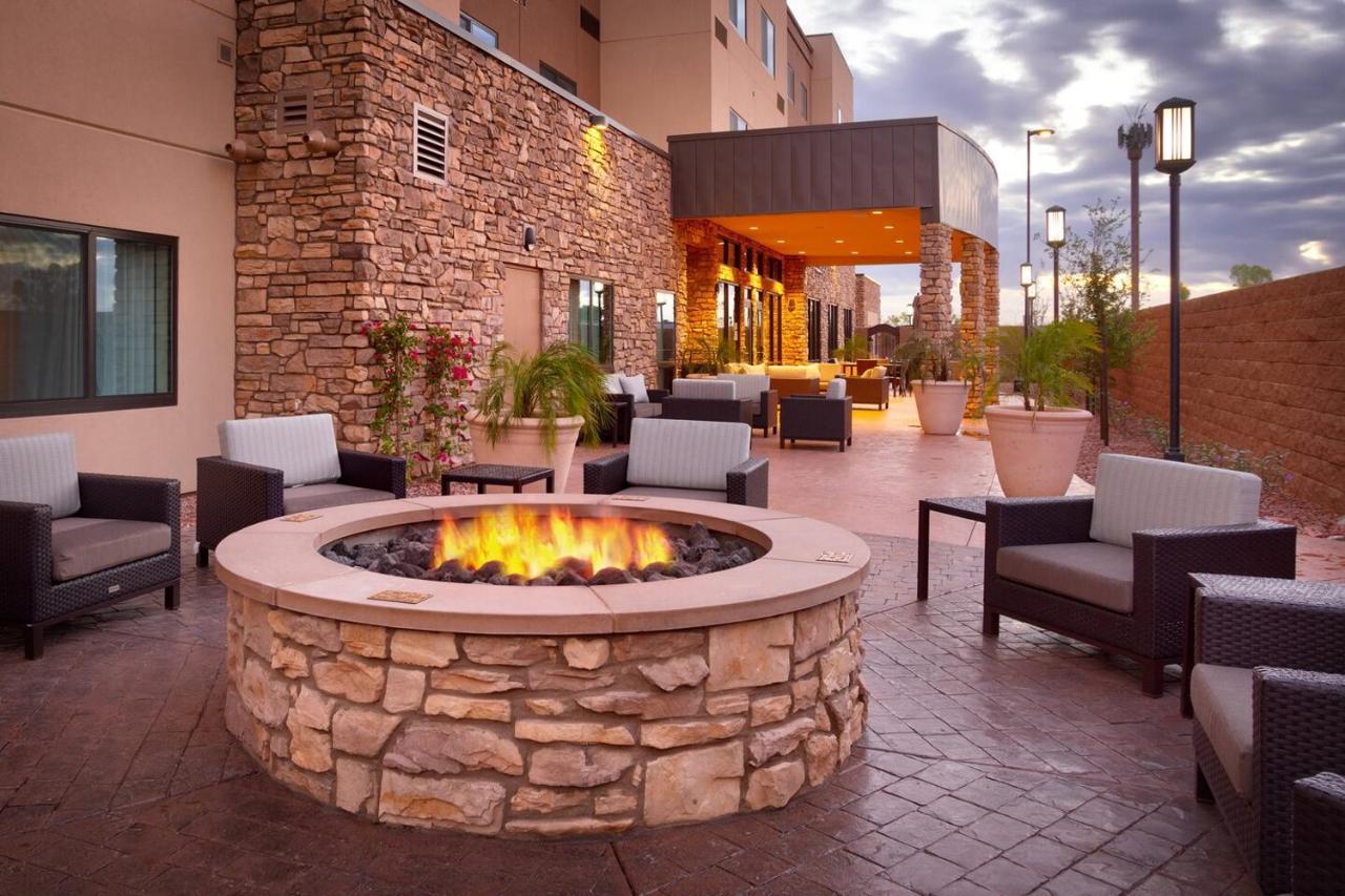 Courtyard By Marriott Phoenix Mesa Gateway Airport Esterno foto