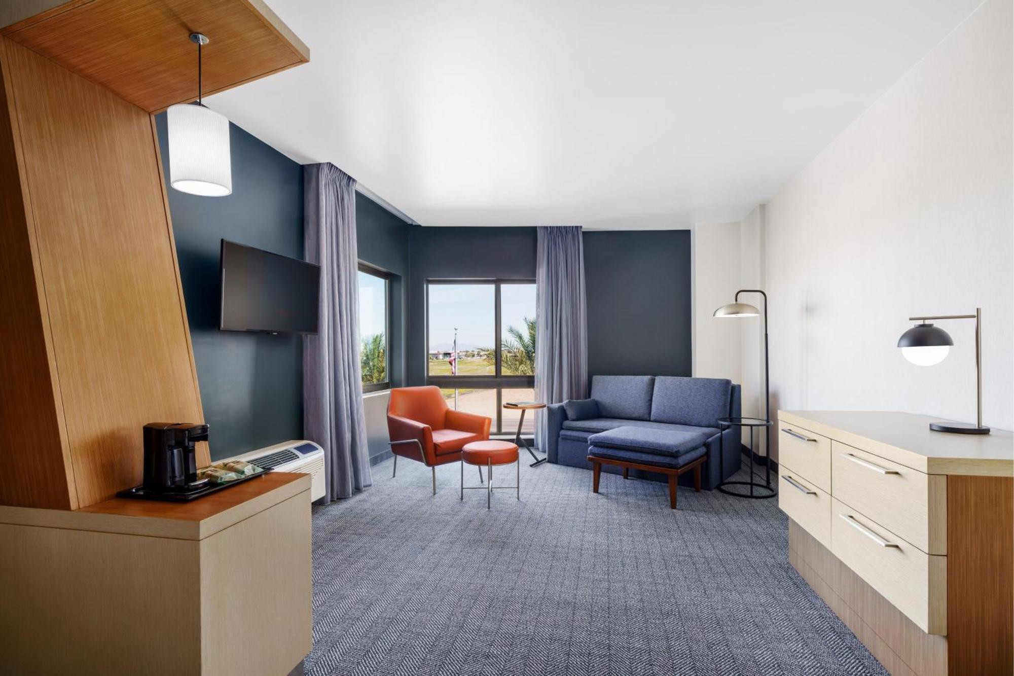 Courtyard By Marriott Phoenix Mesa Gateway Airport Esterno foto